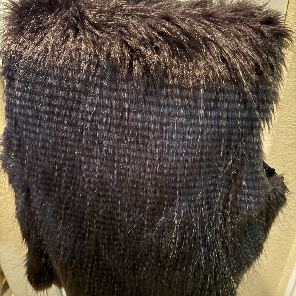 Fake fur vest